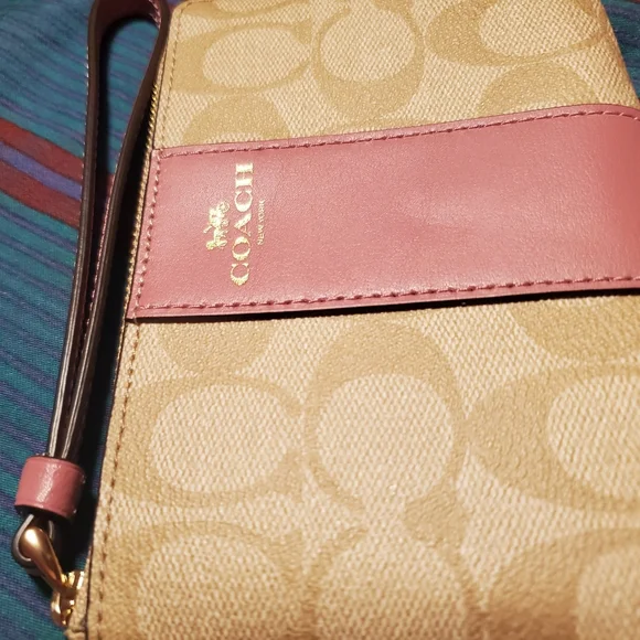 COACH WRISTLET KHAKI ROSE - Picture 2 of 6